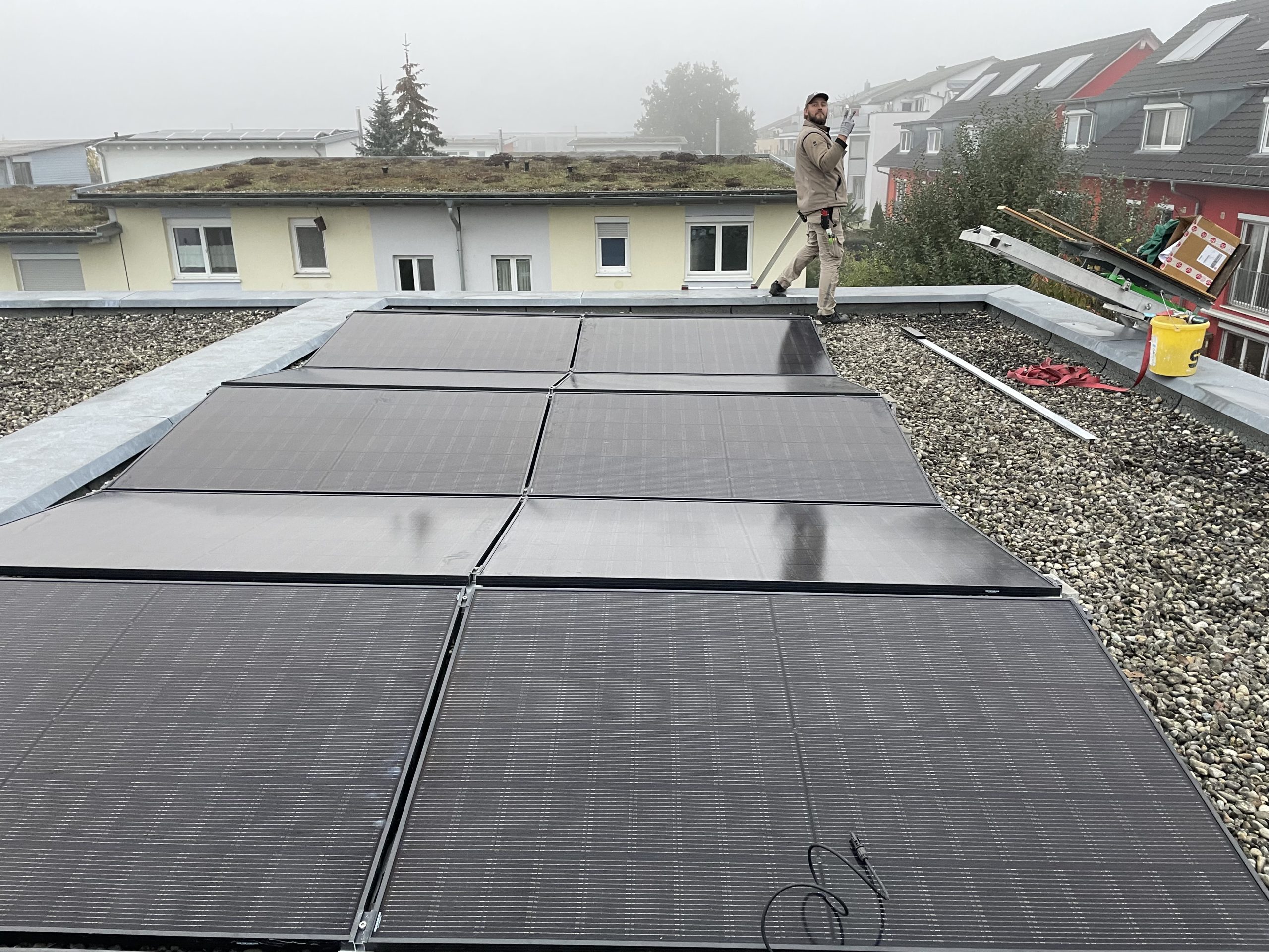 Photovoltaikmodule auf einem Flachdach